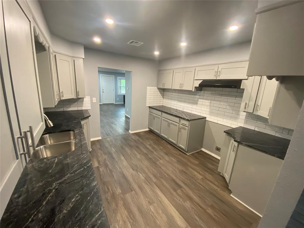 1201 Timmons Street Property Photo 9