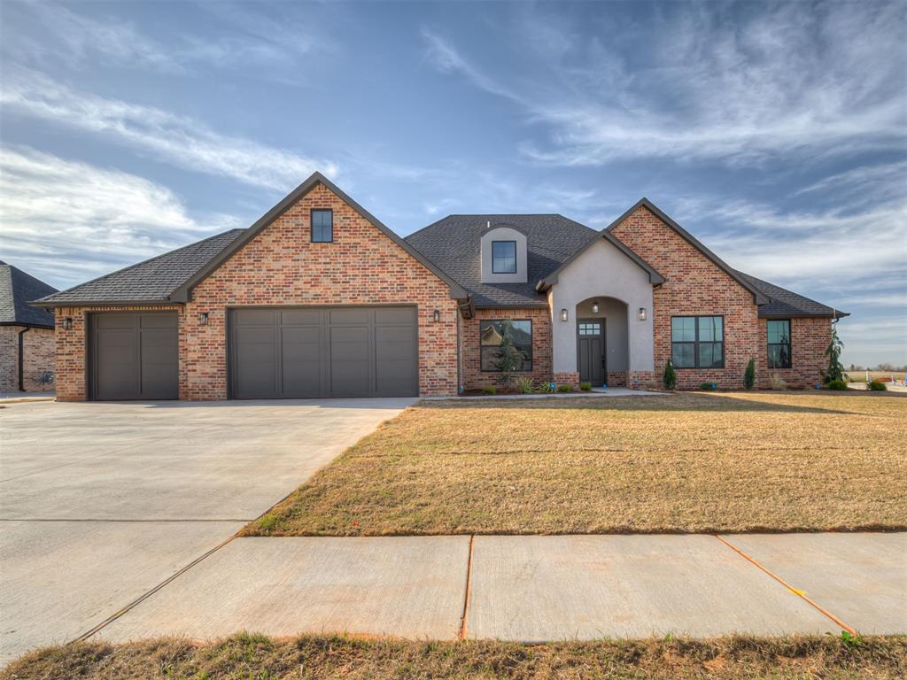 2218 W Cole Drive Property Photo 1