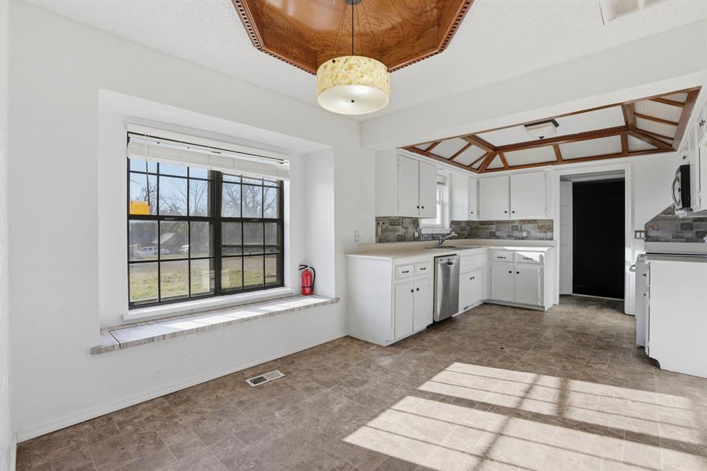 895 Quail Creek Drive Property Photo 7