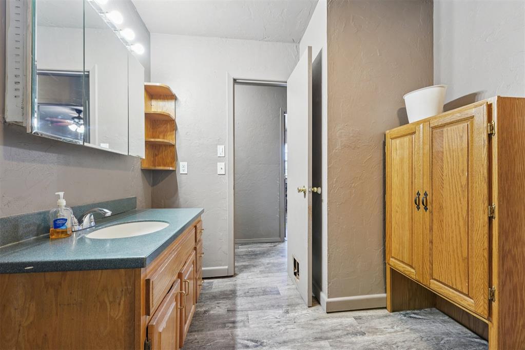 2400 County Road 1216 Property Photo 11
