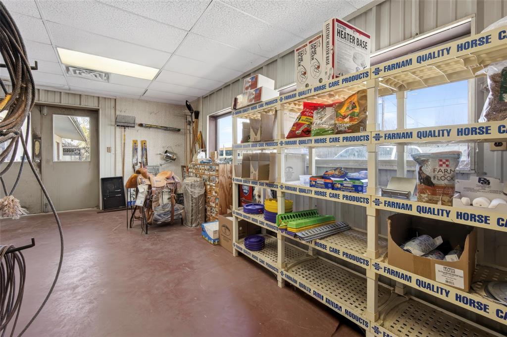 1505 N Main Street Property Photo 6