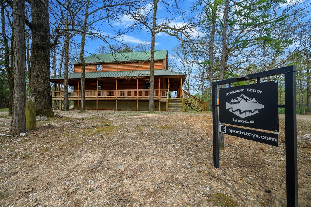 364 Split Shot Circle Property Photo 1