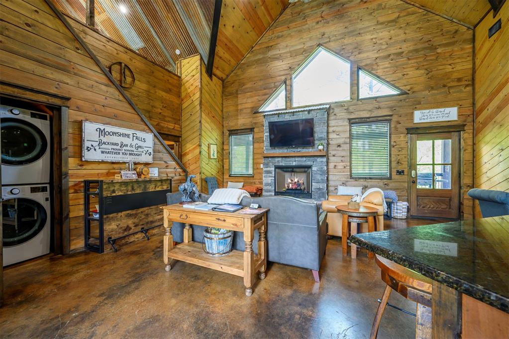 592 W Eagle Mountain Trail Property Photo 8