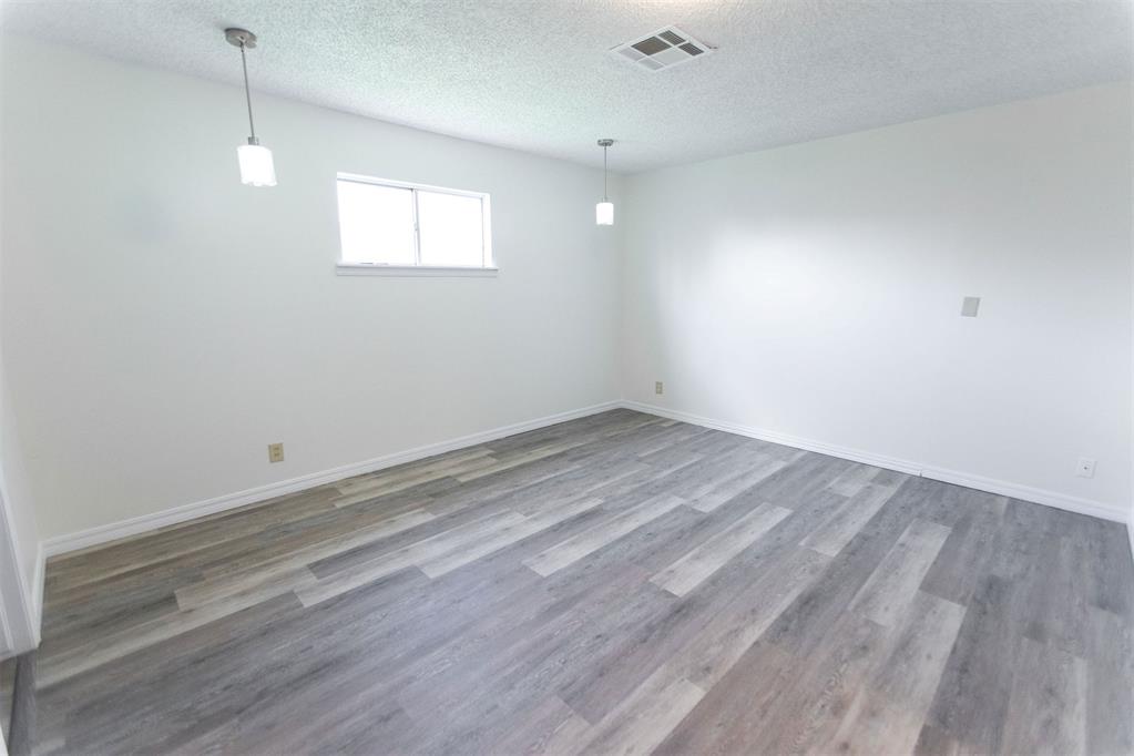 4002 N Chapman Avenue Property Photo 9