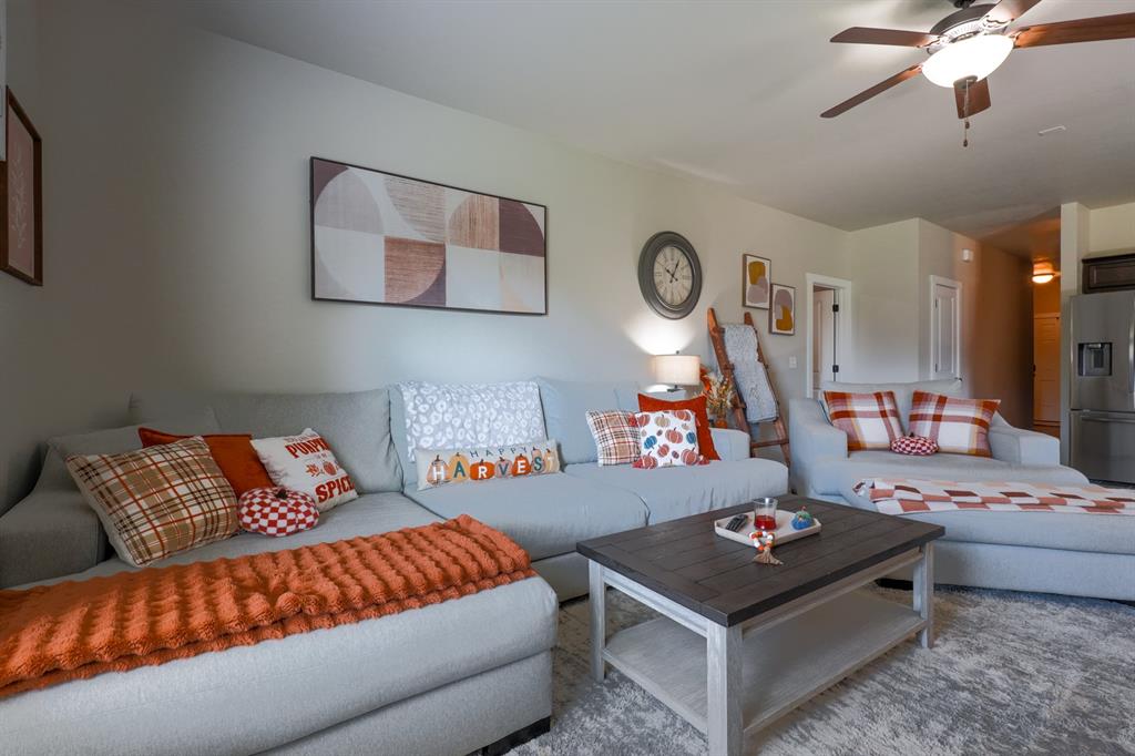 29273 Spur Circle Property Photo 7
