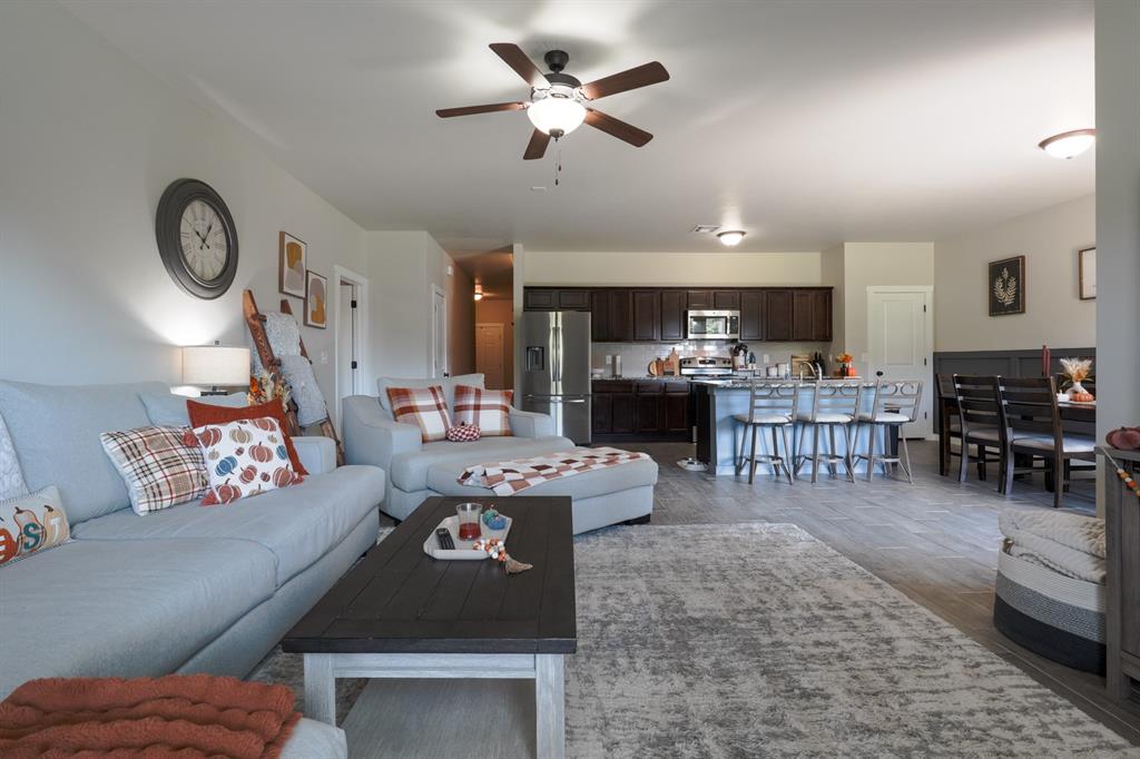 29273 Spur Circle Property Photo 8