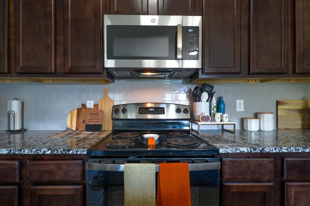 29273 Spur Circle Property Photo 16