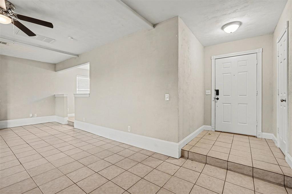 1104 Ne 5th Street Property Photo 2