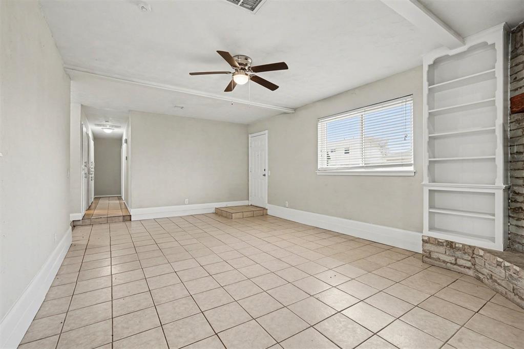 1104 Ne 5th Street Property Photo 3