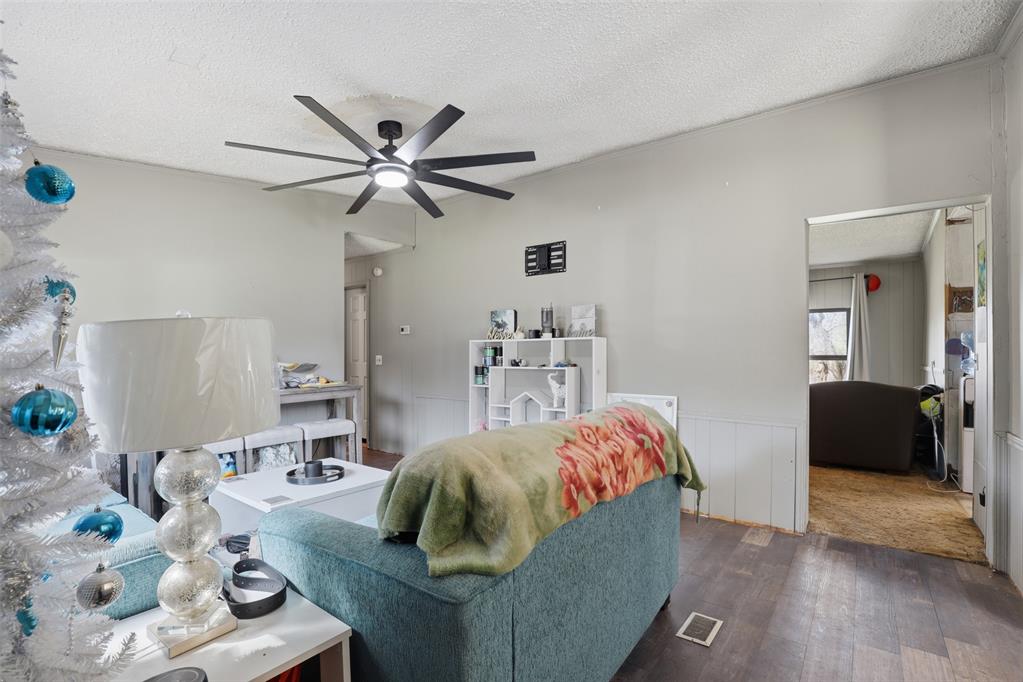 915 Asp Property Photo 8