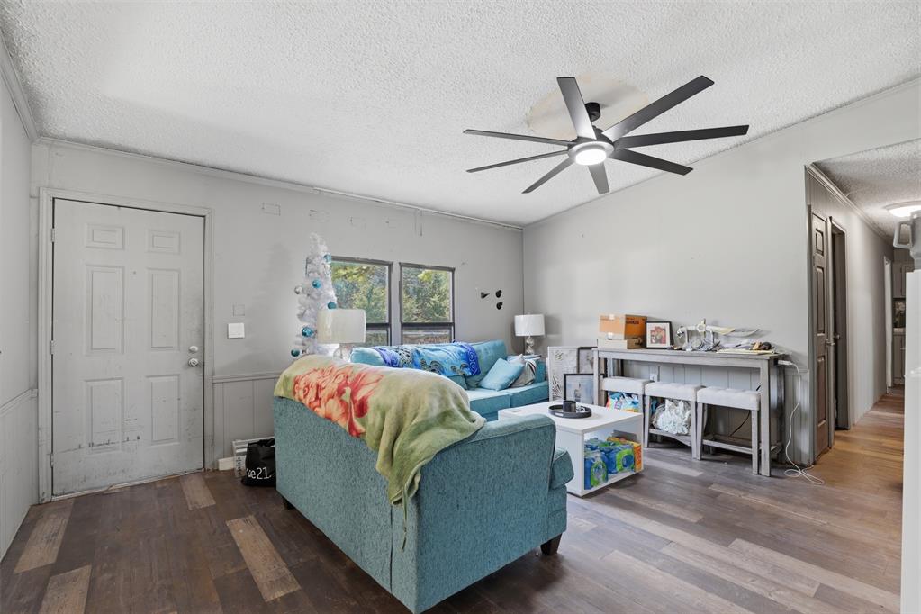915 Asp Property Photo 9