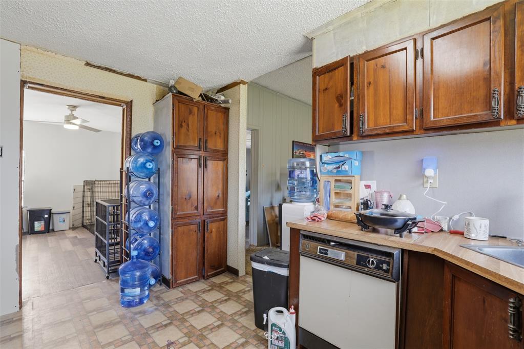 915 Asp Property Photo 12