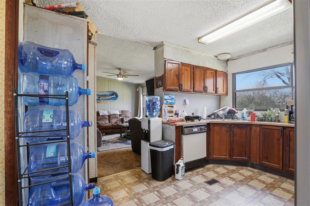 915 Asp Property Photo 13