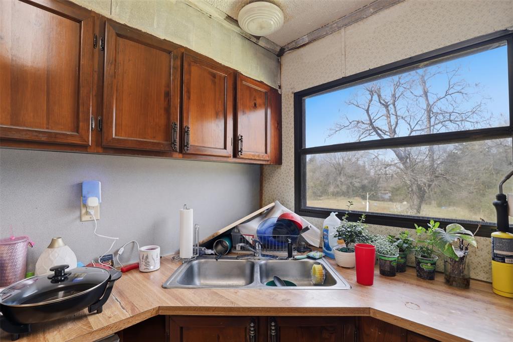 915 Asp Property Photo 14