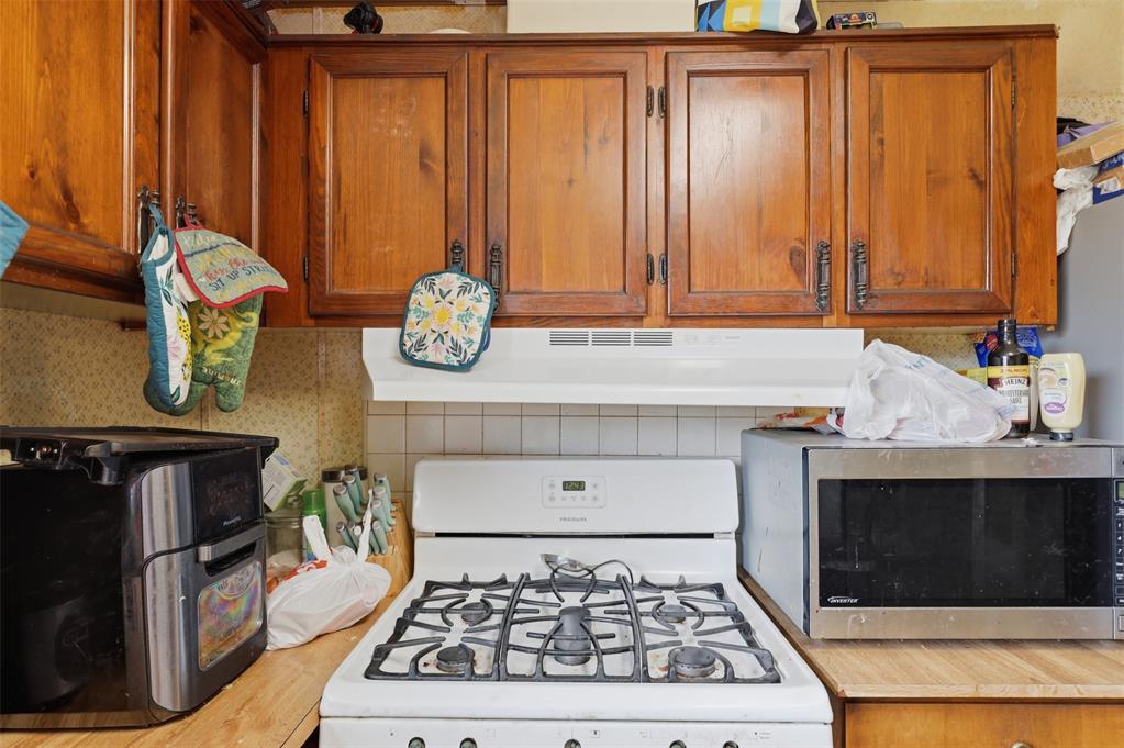 915 Asp Property Photo 15