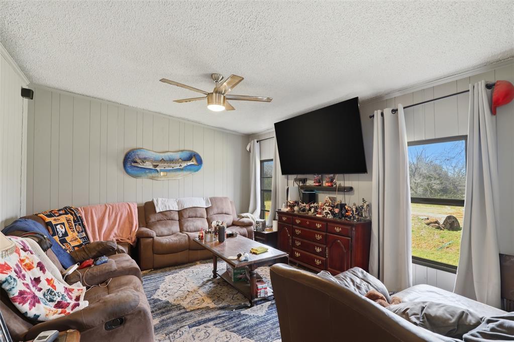 915 Asp Property Photo 16