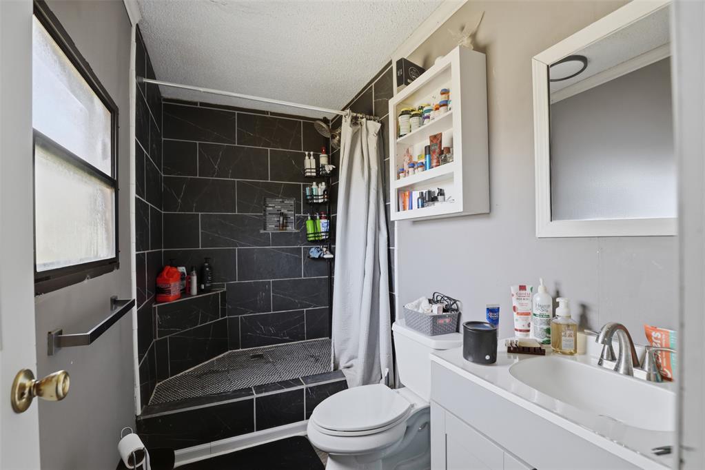 915 Asp Property Photo 21