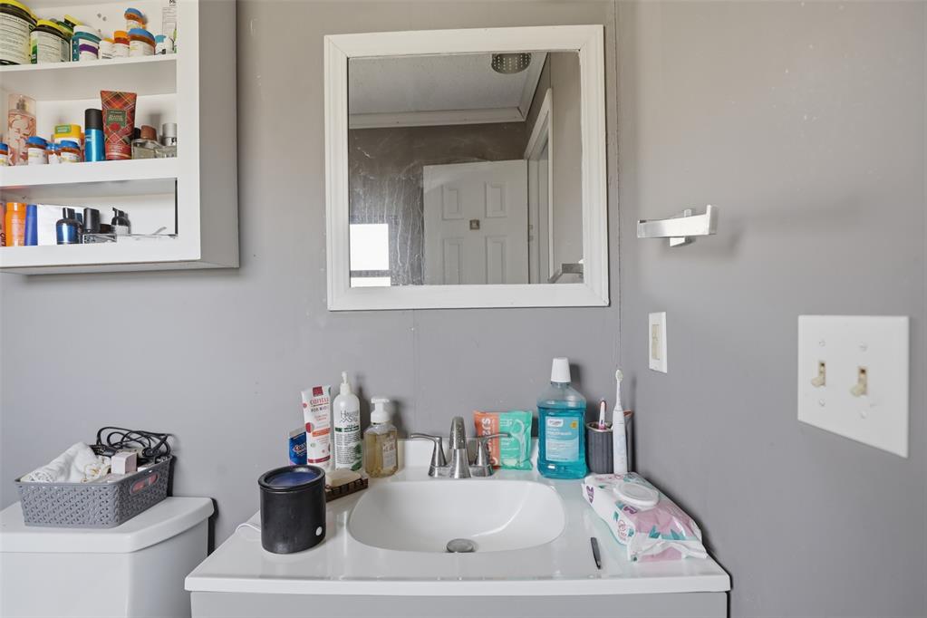 915 Asp Property Photo 22