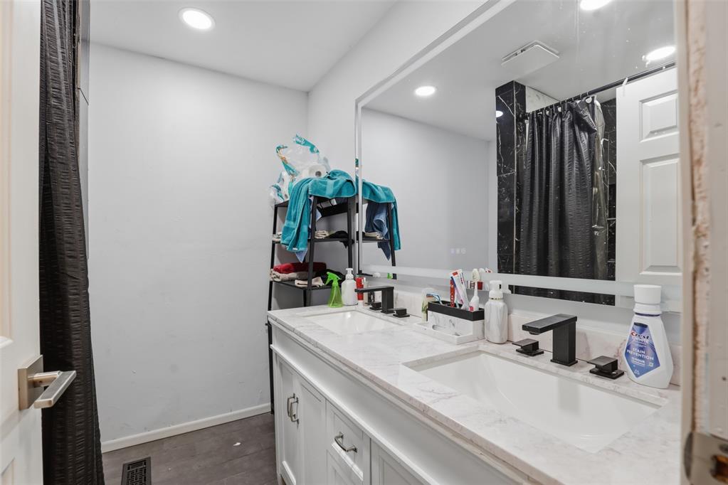 915 Asp Property Photo 25