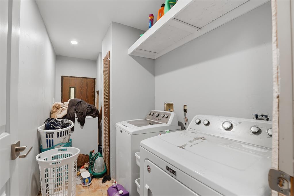 915 Asp Property Photo 29