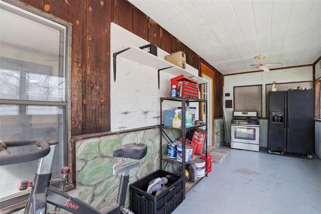 915 Asp Property Photo 30