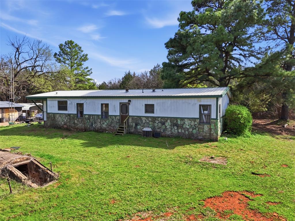 915 Asp Property Photo 31