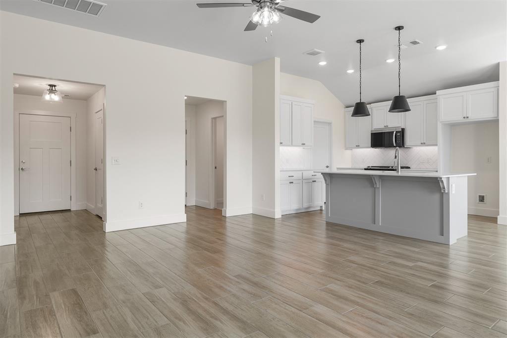 13200 Grass Plain Avenue Property Photo 7