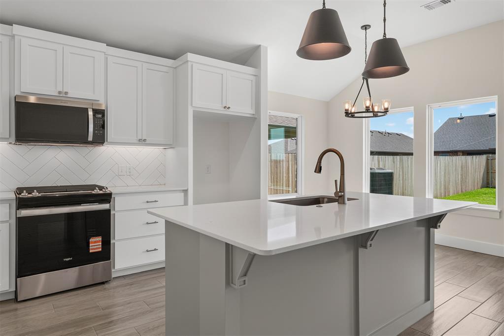 13200 Grass Plain Avenue Property Photo 17