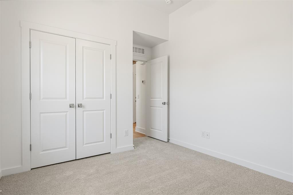 11233 Nw 135th Street Property Photo 29