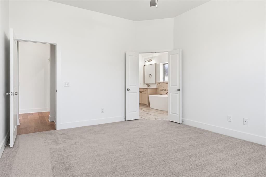 11233 Nw 135th Street Property Photo 32