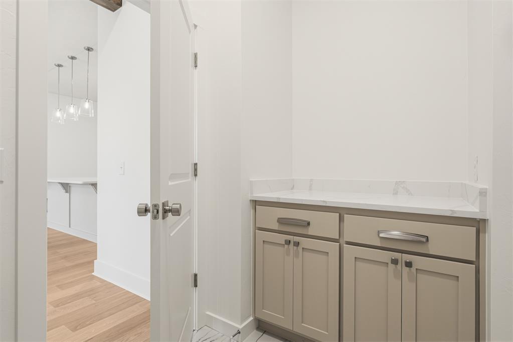 11233 Nw 135th Street Property Photo 40