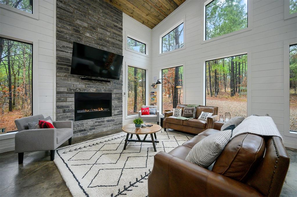 125 Bear Cedar Trail Property Photo 7
