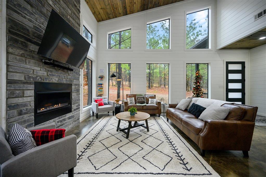 125 Bear Cedar Trail Property Photo 8