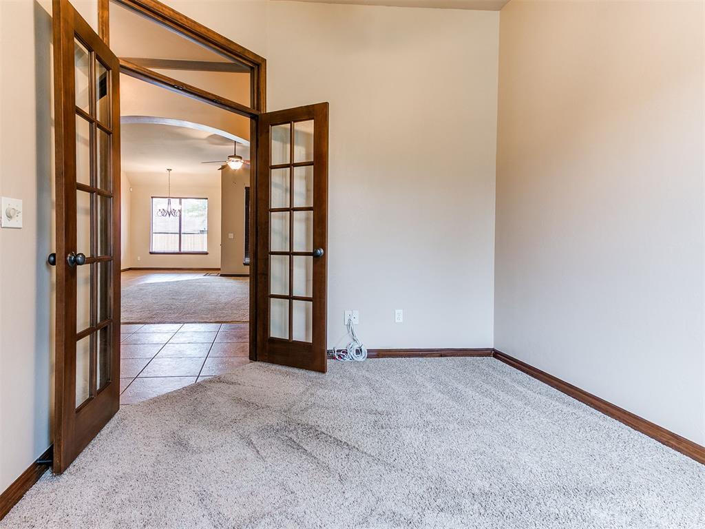 13161 Red Oak Drive Property Photo 3