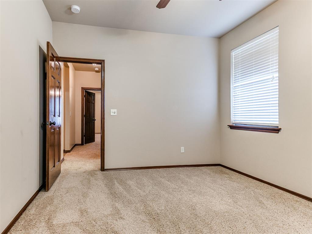 13161 Red Oak Drive Property Photo 6