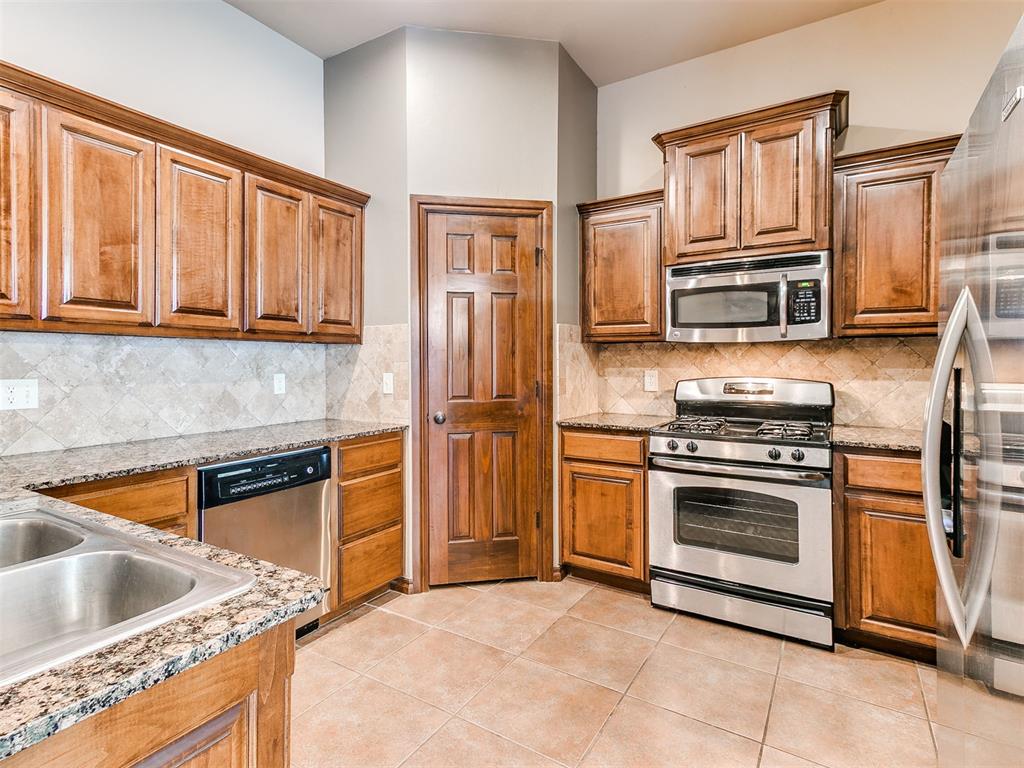 13161 Red Oak Drive Property Photo 13
