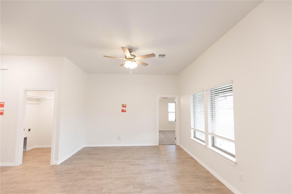 9228 Nw 86th Street Property Photo 6