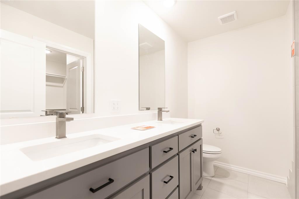 9228 Nw 86th Street Property Photo 8