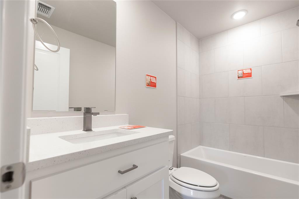 9224 Nw 86th Street Property Photo 14