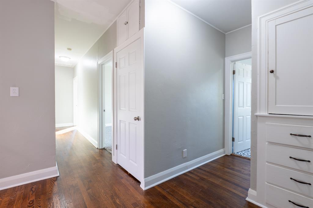 2021 N Broadway Avenue Property Photo 19