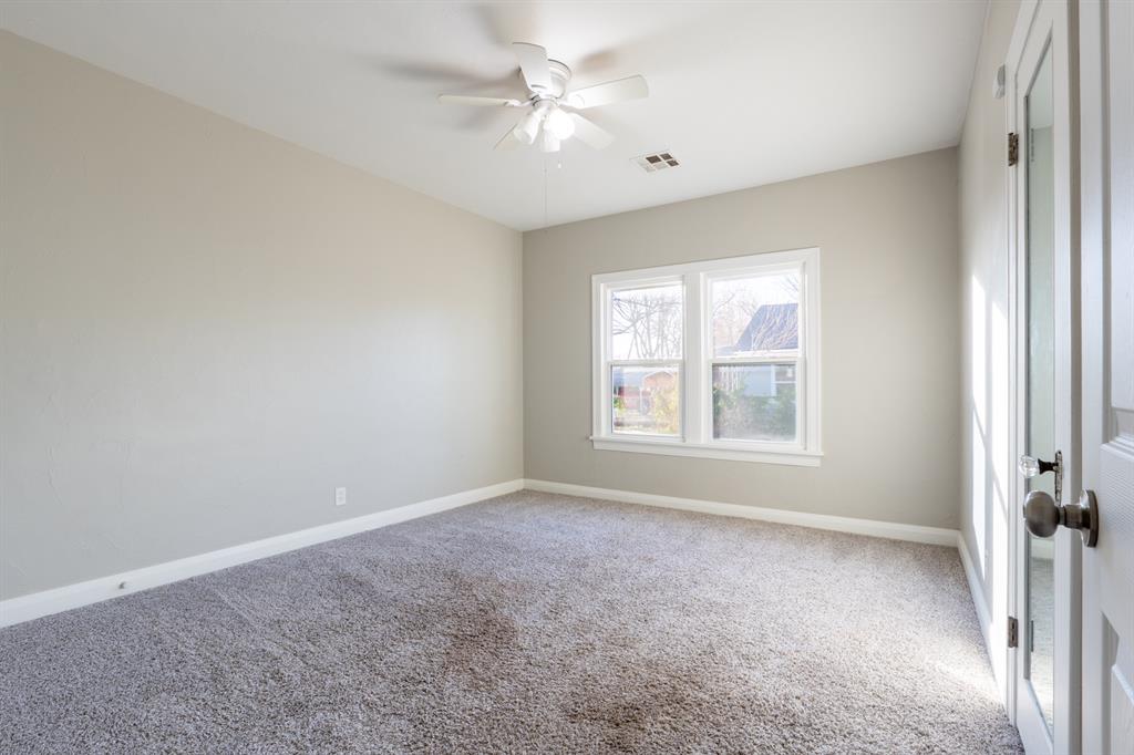 2021 N Broadway Avenue Property Photo 24