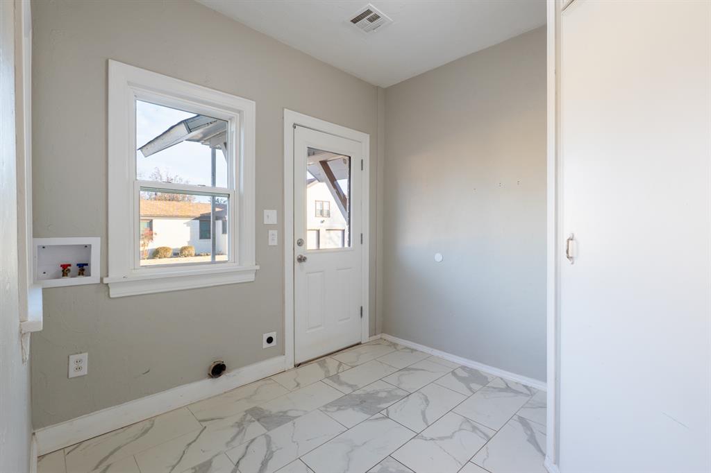 2021 N Broadway Avenue Property Photo 36