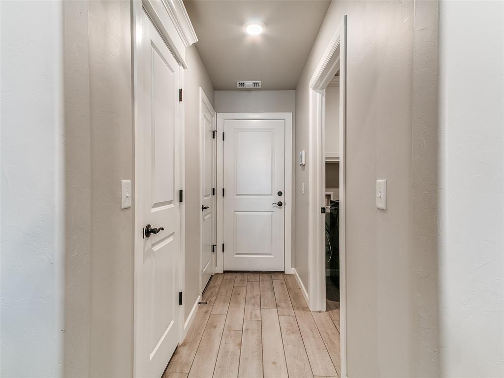 18709 Grove Parkway Property Photo 11