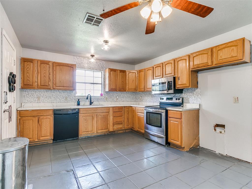 21201 E Montgomery Drive Property Photo 27