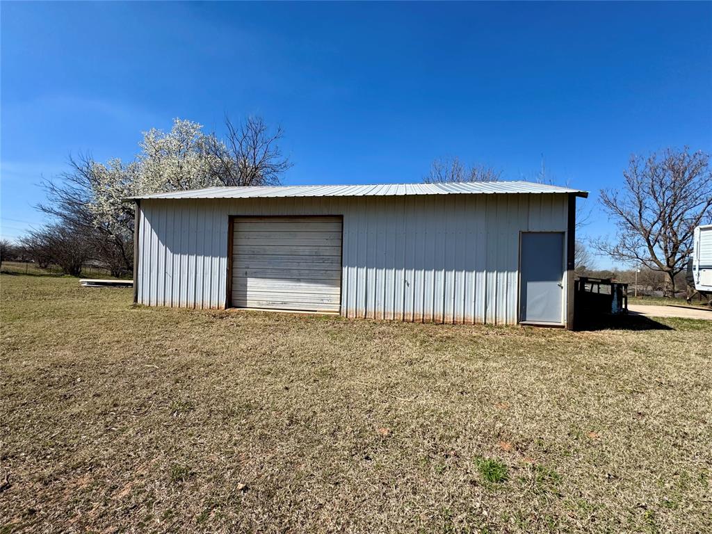 627 Cranton Drive Property Photo 3