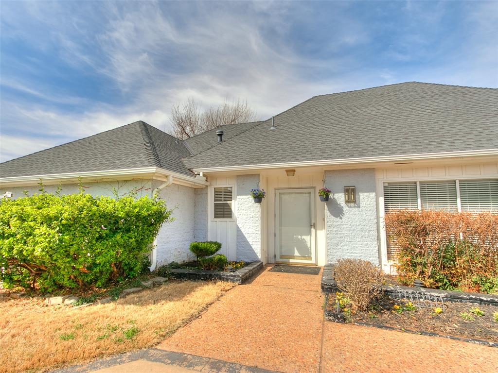 11217 Twisted Oak Road Property Photo 2