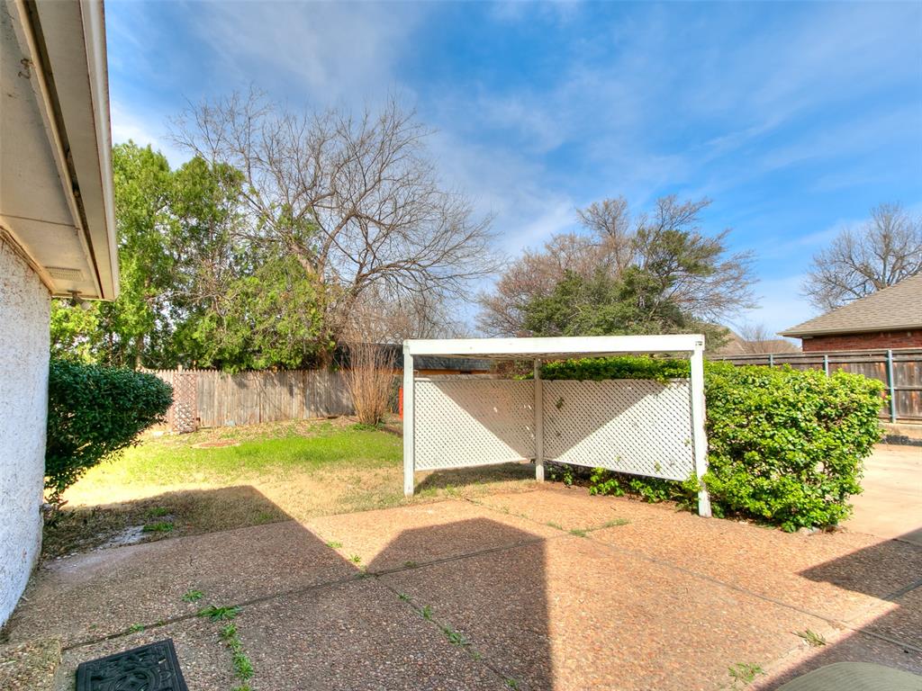 11217 Twisted Oak Road Property Photo 3