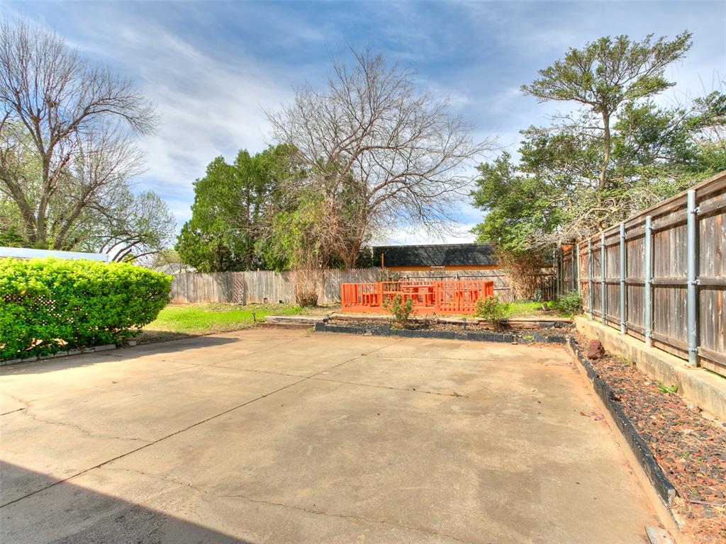 11217 Twisted Oak Road Property Photo 6