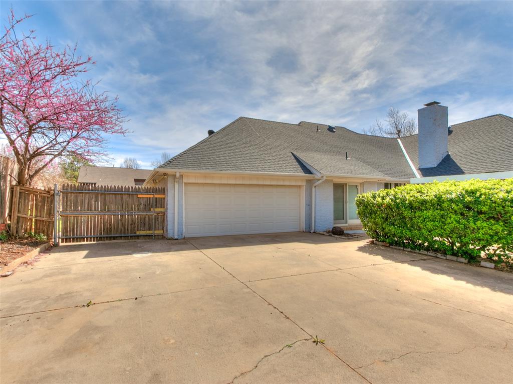 11217 Twisted Oak Road Property Photo 7