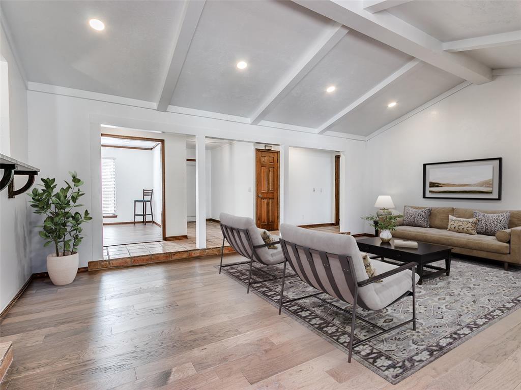 11217 Twisted Oak Road Property Photo 15